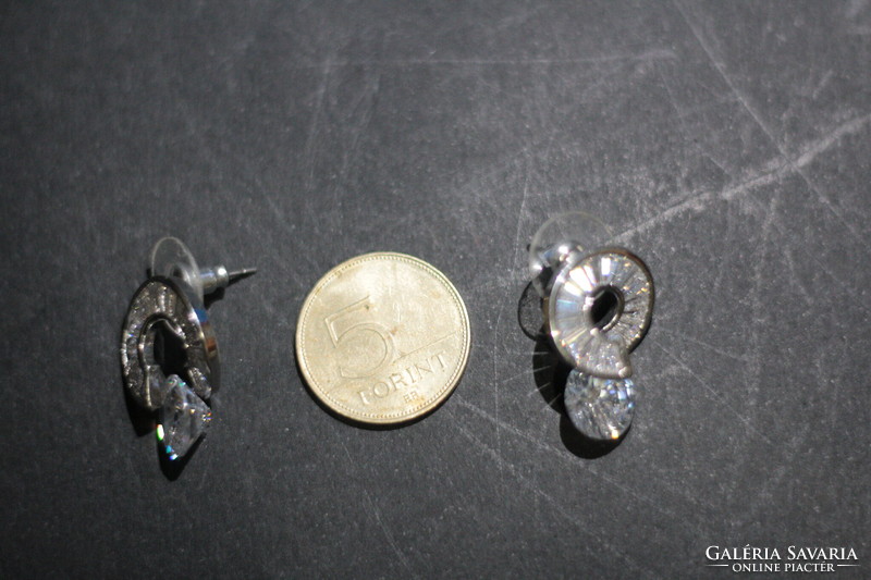 Bijou earrings with crystal stones