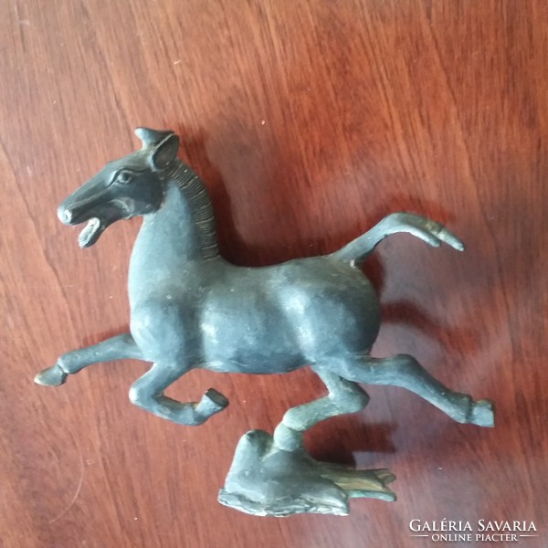 Horse statue,