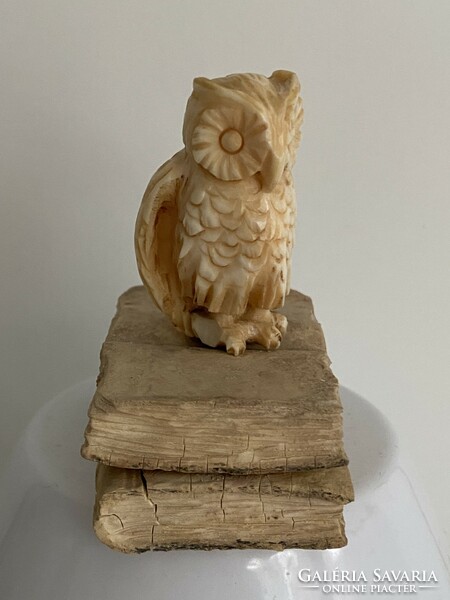 From the owl collection, an old owl figure leaf weight ornament is 7 cm high