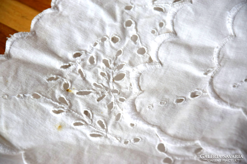 Old folk antique madeira embroidered lacy tablecloth tablecloth centerpiece traditional 60 x 55 cm