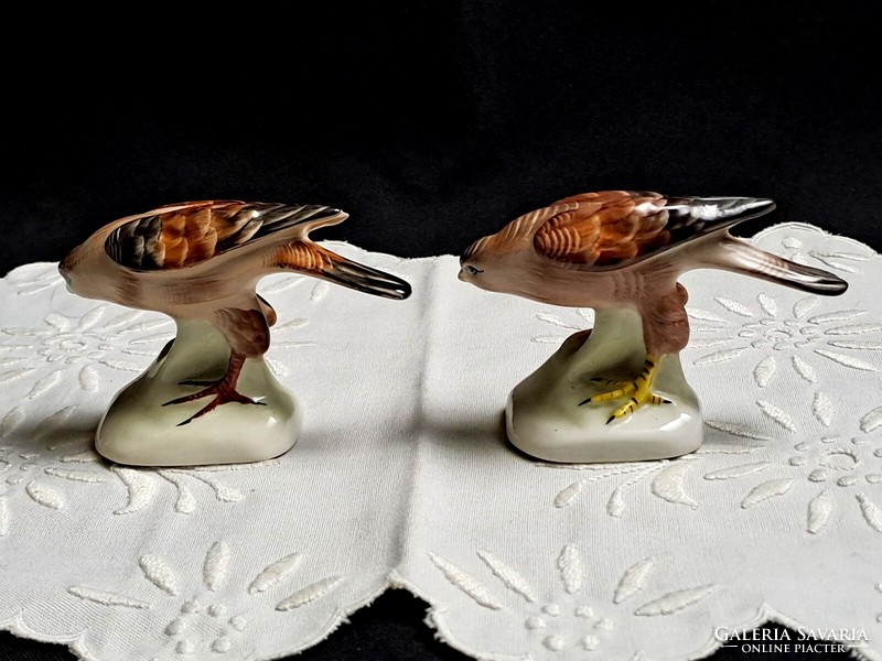 Aquincum porcelain falcon bird piece