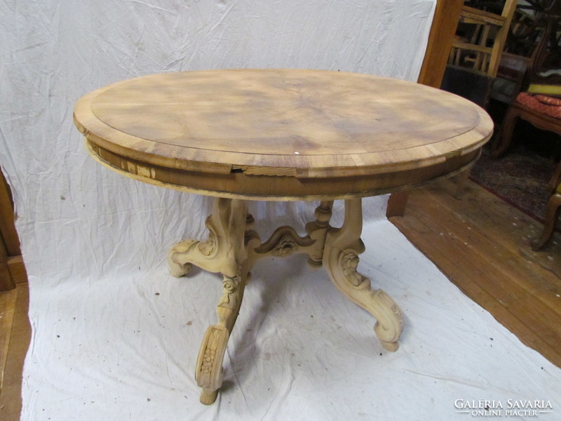 Antique Viennese baroque table with spider legs (polished)