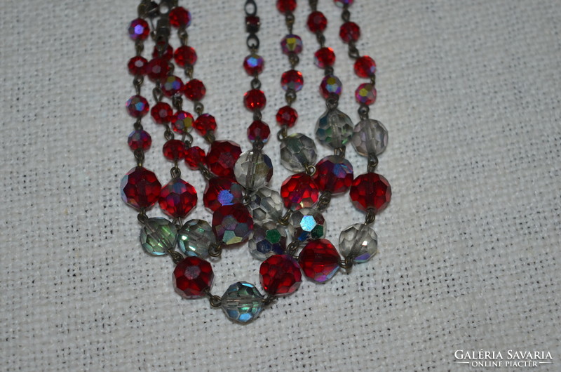 4-row glass necklaces with an iridescent shine