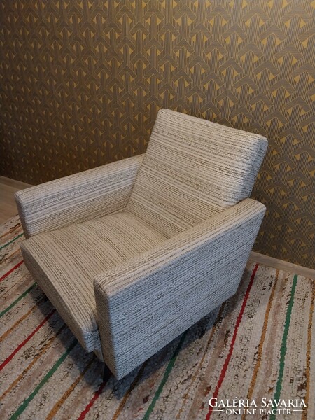 Large retro armchair in good condition!