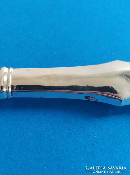 Silver serving knife in violin style