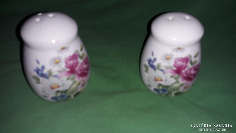 Very beautiful pink floral porcelain table salt and pepper shaker pair 8cm / piece together as shown in the pictures