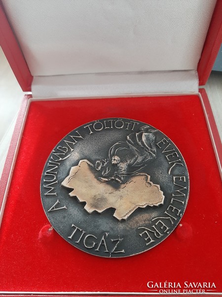 Tigáz commemorating the years spent at work bronze commemorative plaque 9.8 cm in its own box