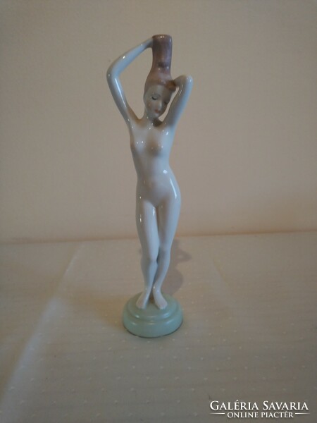 Aqvincum porcelain, female standing nude