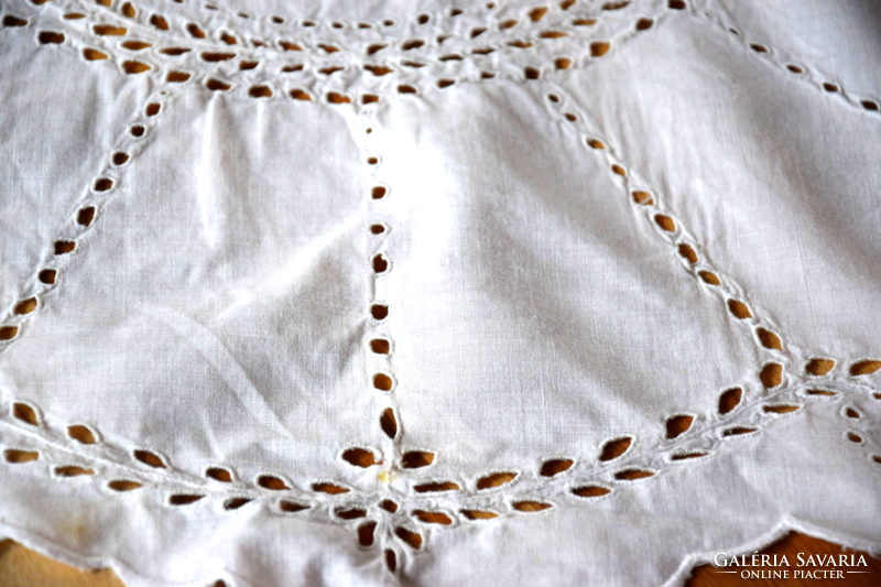 Old folk antique madeira embroidered lacy tablecloth tablecloth centerpiece traditional 60 x 55 cm
