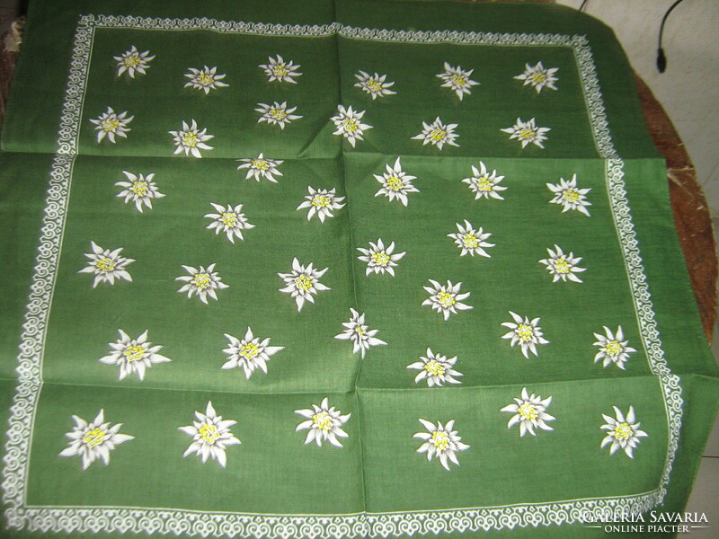 Cute vintage floral napkins 4 new