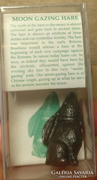 Bronze moon-gazing rabbit miniature statue, negotiable