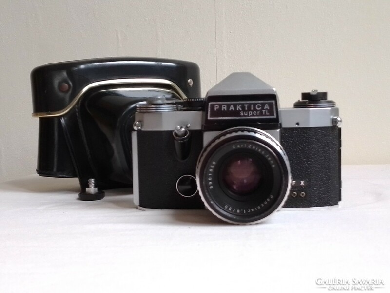 Praktica Super TL fényképezőgép Pancolar 1,8/50 Carl Zeiss Jena Zebra objektívvel eredeti tokkal