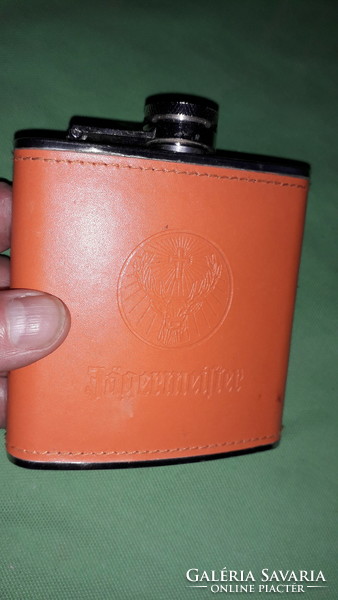 Cool steel leather-coated flat glass pocket flask with jagermaister inscription 9.5x9 cm as shown in the pictures