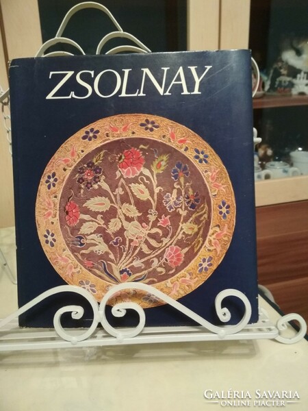 Zsolnay könyv