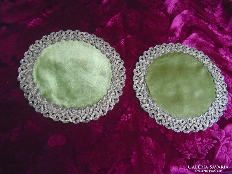 2 pcs. Velvet coaster, ornament 18.5 Cm.