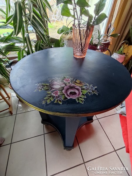 Egyedi stílusban felújított art deco kávézóasztal szalonasztal