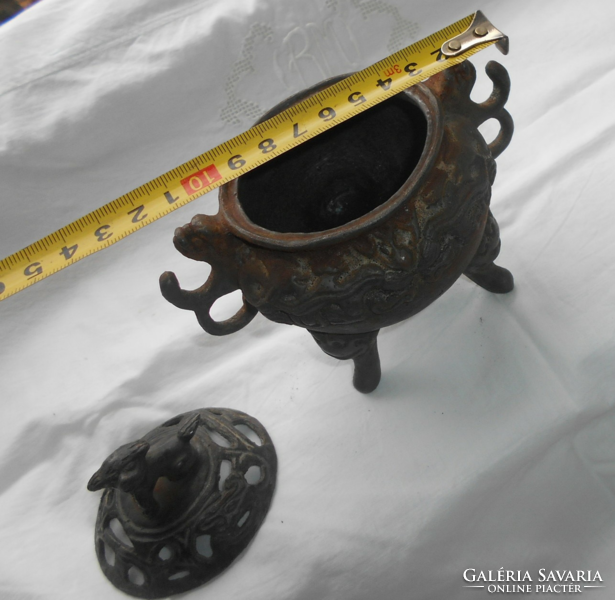 Antik jelzett kínai  fém doboz-tetején kutya figura
