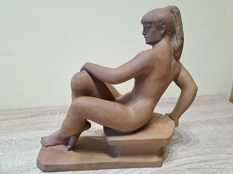 Kristóf Kelemen - female nude terracotta