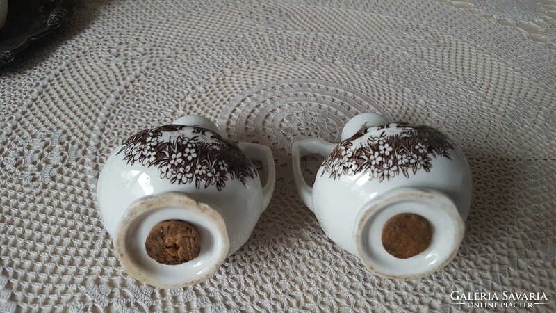 Old meakin romantic English porcelain salt and pepper shaker