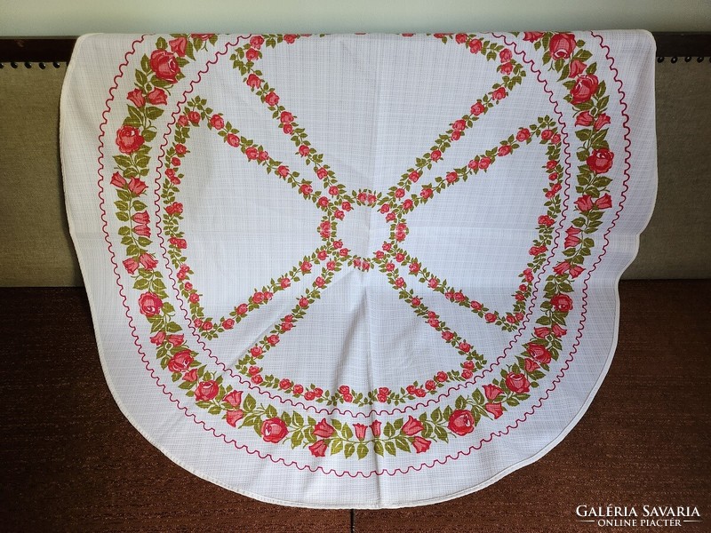 Large circular tablecloth