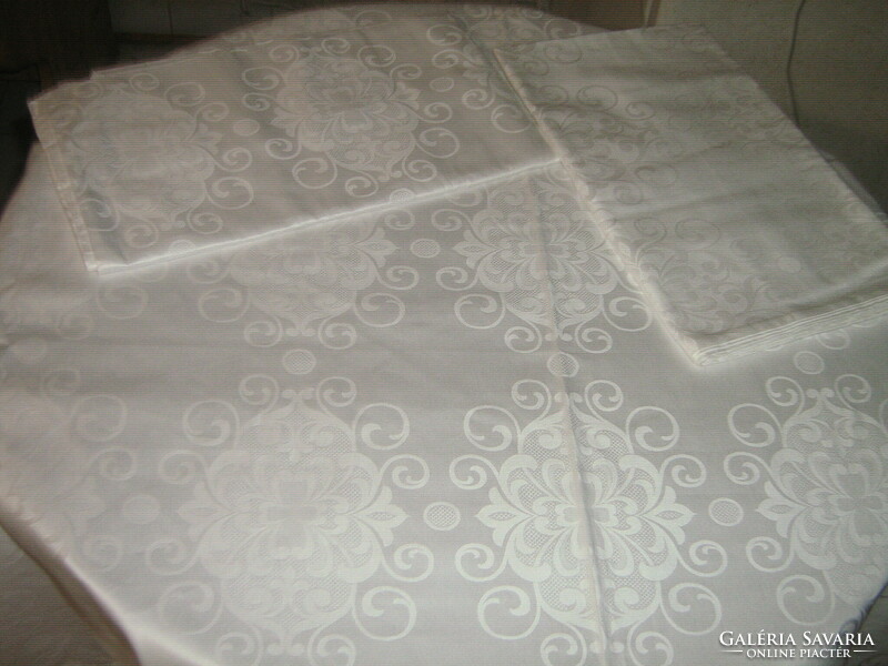 Beautiful snow-white special baroque Toledo pattern damask bedding set with 2 pillowcases