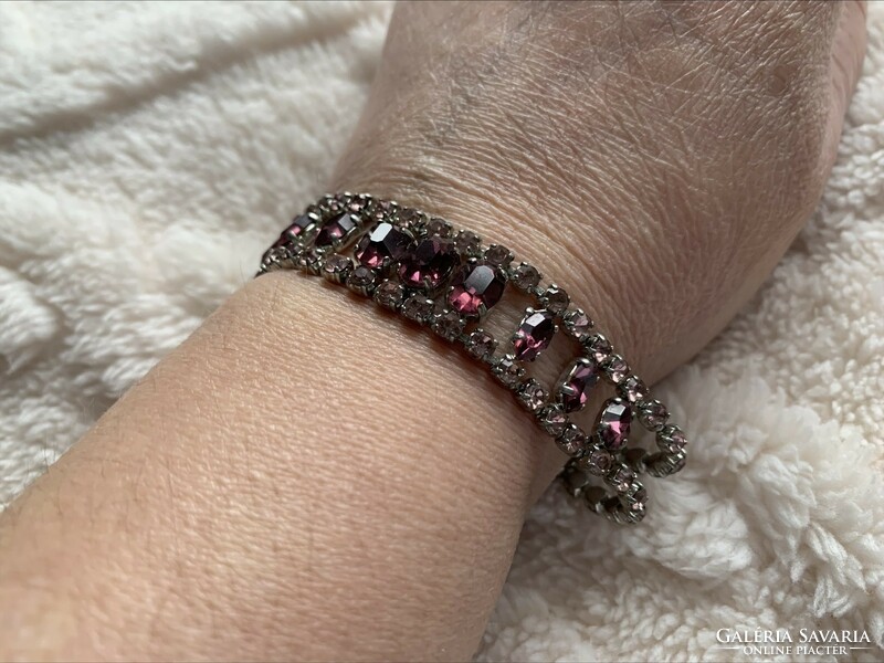 Retro pink metal bracelet with rhinestones