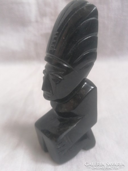 Obsidian statue