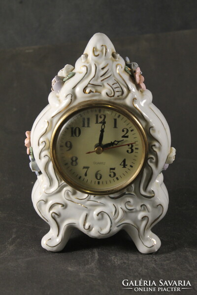 Porcelain mantel clock 922