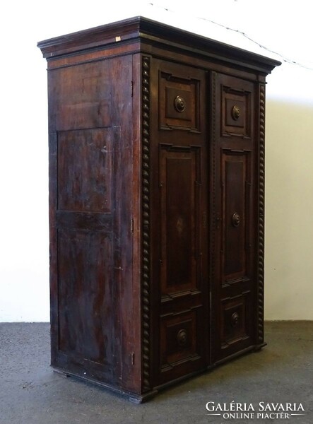 1Q583 antique carved twisted column cassette Neo-Renaissance wardrobe 190 x 135 x 80 cm