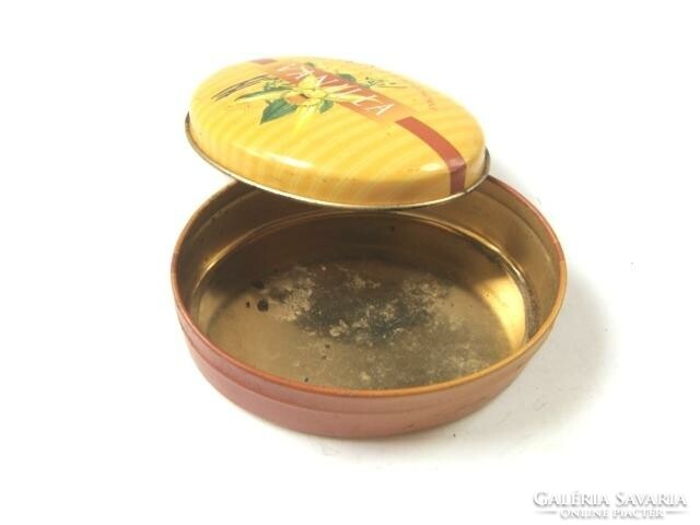 Vanilla metal ornament box, oval plate soap dish