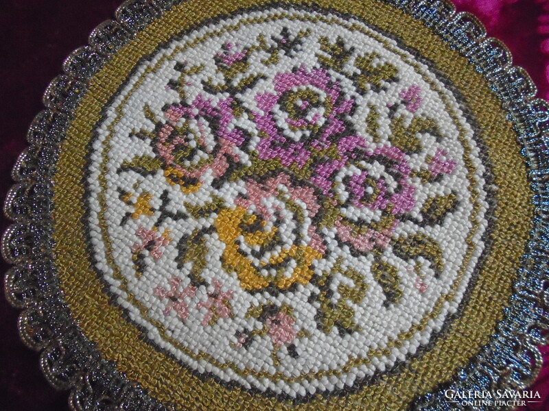 Tapestry placemat, table decoration dia. 18 Cm.