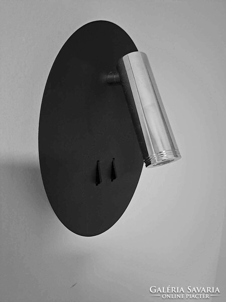 Oval wall lamp