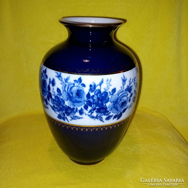 Royal porcelain, Bavaria, kpm. Porcelain vase serial number 77/4.