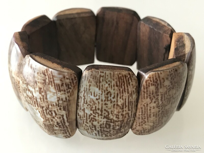 Handmade bracelet made of shells and exotic wood, 3 cm wide