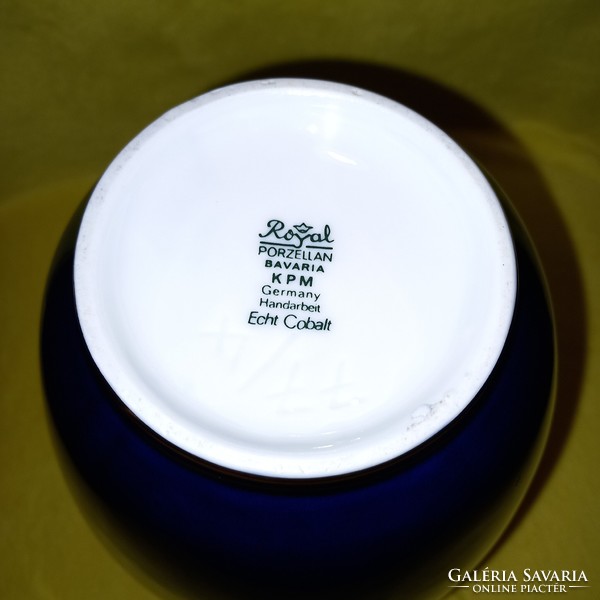 Royal porcelán, Bavaria, KPM. 77/4 sorszámú porcelán váza.