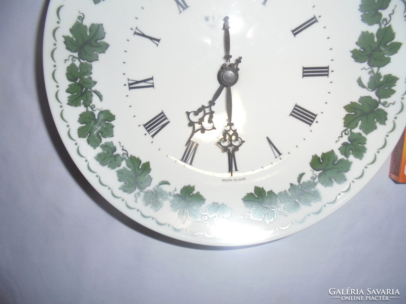 Grape leaf plate clock, wall clock - GDR Vienna