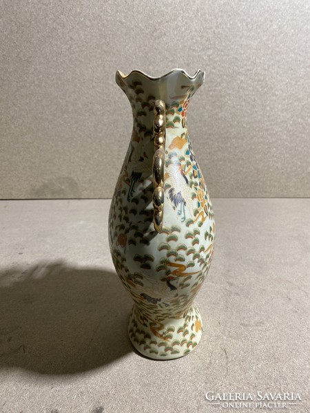 Kinai porcelán váza, szignált, jelzett, hibátlan, 31 x 22 cm-es magasságú.3103