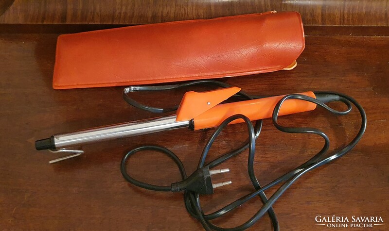 Retro curling iron with original leather case