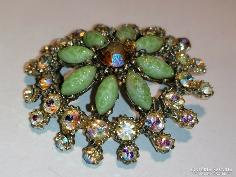 Antique brooch (2)