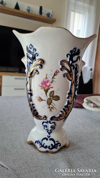 Porcelain vase 26.5 cm