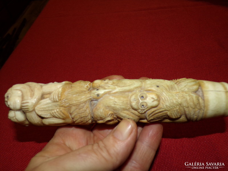 Japanese carved bone umbrella handle, 1920s