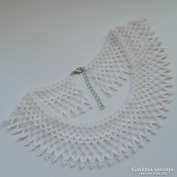 Pearl necklace, pearl collar