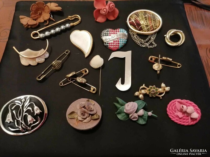 16 pcs / flawless mixed material composition brooch