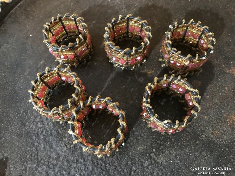 6 Eastern? Indian? Stylish napkin ring with string of pearls