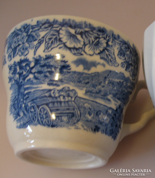 Blue English chariot cup