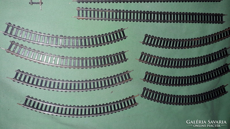 Retro vasútmodell PIKO N SÍNEK 19 DB + 1 VÁLTÓ a képek szerint