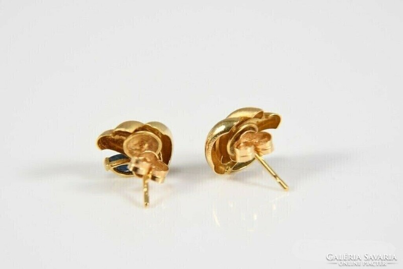 14 carat gold earrings with sapphires