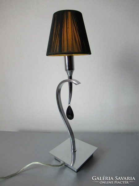 Exclusive table lamp