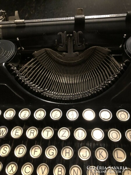 Continental typewriter from the 1930s