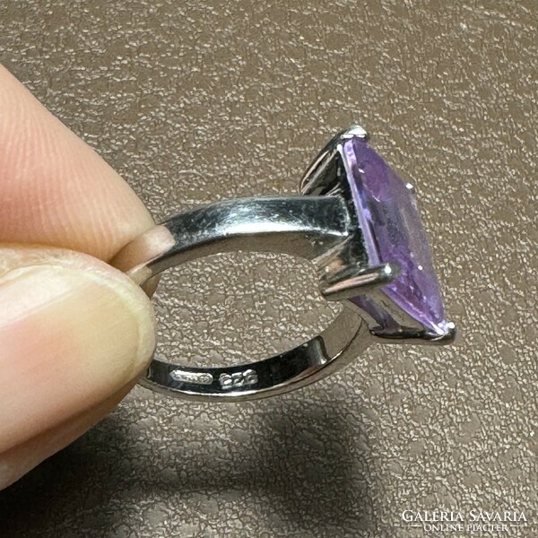 Modern ezüst gyűrű lila cirkon kővel, 925 ezüst ékszer, cirkónia köves gyűrű mérete 54 mm körméret